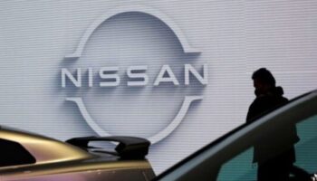 nissan tarihi oppama fabrikasinda uretimi durduruyor Of4aV4Wh
