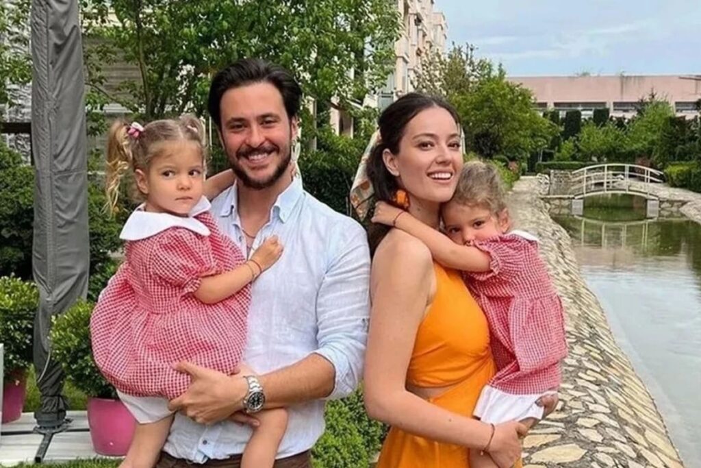 pelin akilin yas gununde ayrilik sinyali gibi hareket LcN3CFH9