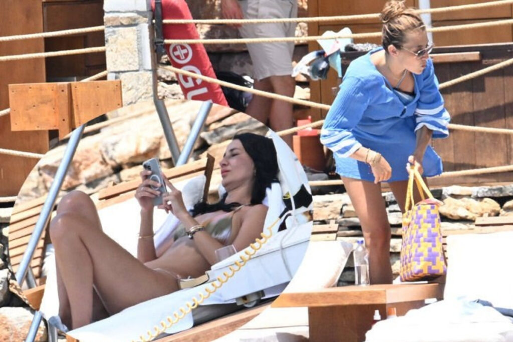 pelin akin ozalp ve dilara akinin bodrumda kiz kiza gunes banyosu bCm5UaA8