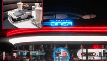 restoran ve superchargeri bir araya getiren retro futuristik tesla diner acildi AfaRVMve