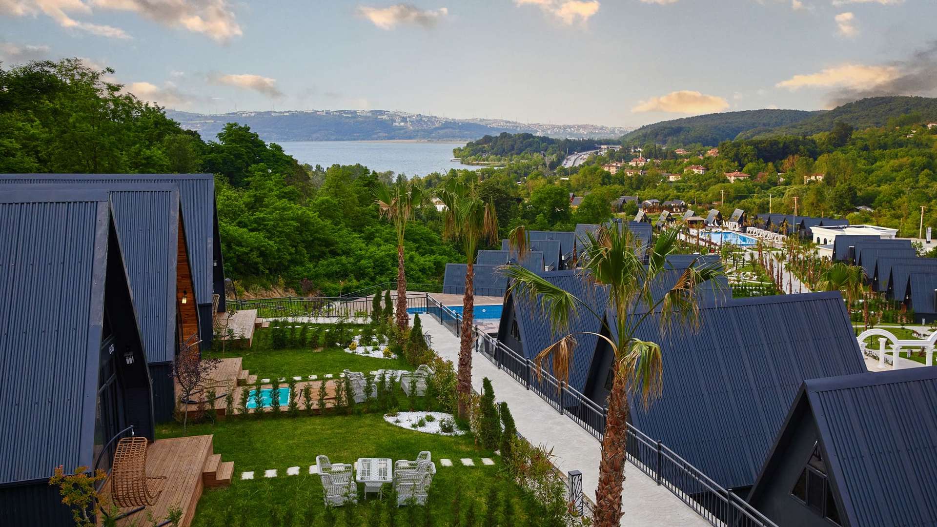 sapancanin en unlu ve luks bungalov sitesi olan ramada resort thermal oteldeki 91 bungalov