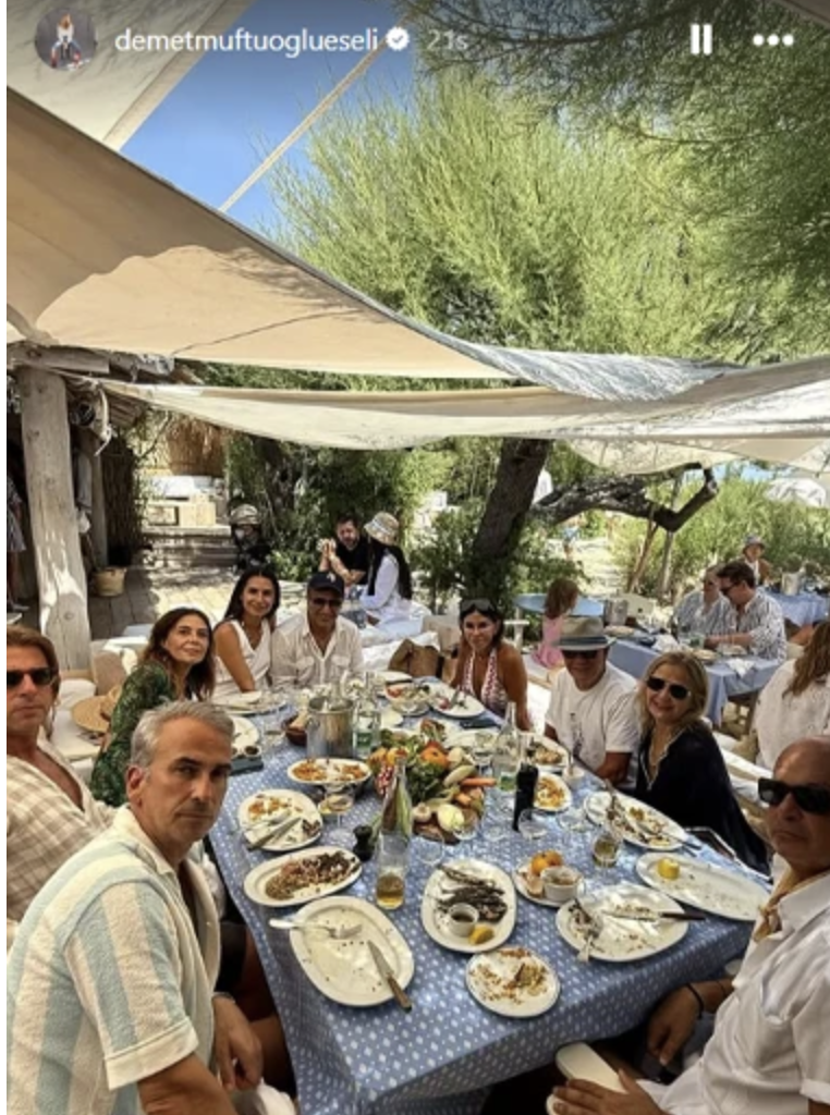 st tropezdeki masada servetleri 3 milyar i bulan iki isim vardi chobaninin patronu hamdi kmmBwyAa