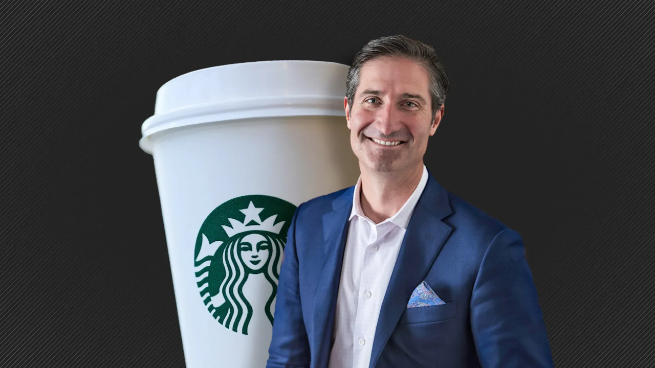 starbucksin yeni kiyafet politikasi tepki topladi calisanlar renkli kiyafet yasagini ve ceo brian niccolu 55VV7fL1