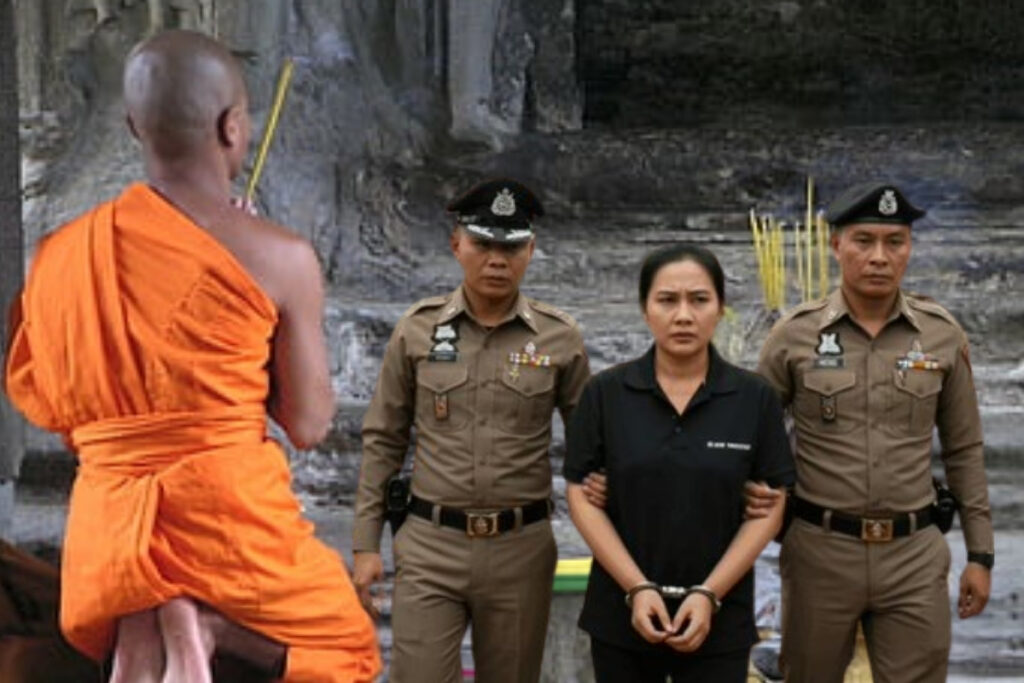 taylandda budist rahiplerle cinsel iliskiye girip goruntulerle santaj yapan kadin 3 yilda 475 milyon MC13DqRP