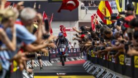 toprak razgatlioglu superbike macaristan ayaginin ilk yarisini kazandi AkRm142e