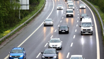 trafige haziranda 189 bin 237 aracin kaydi yapilirken 4 bin 684 aracin kaydi silindi zUIPOe92