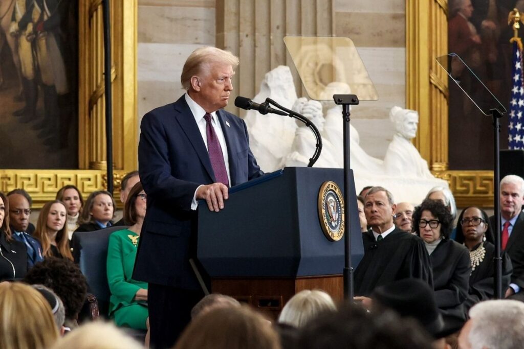 trumpin yemin toreni bagis rekoru kirdi tavukcu pilgrims pride teknoloji devlerinden daha fazla bagis JVRxCtTC