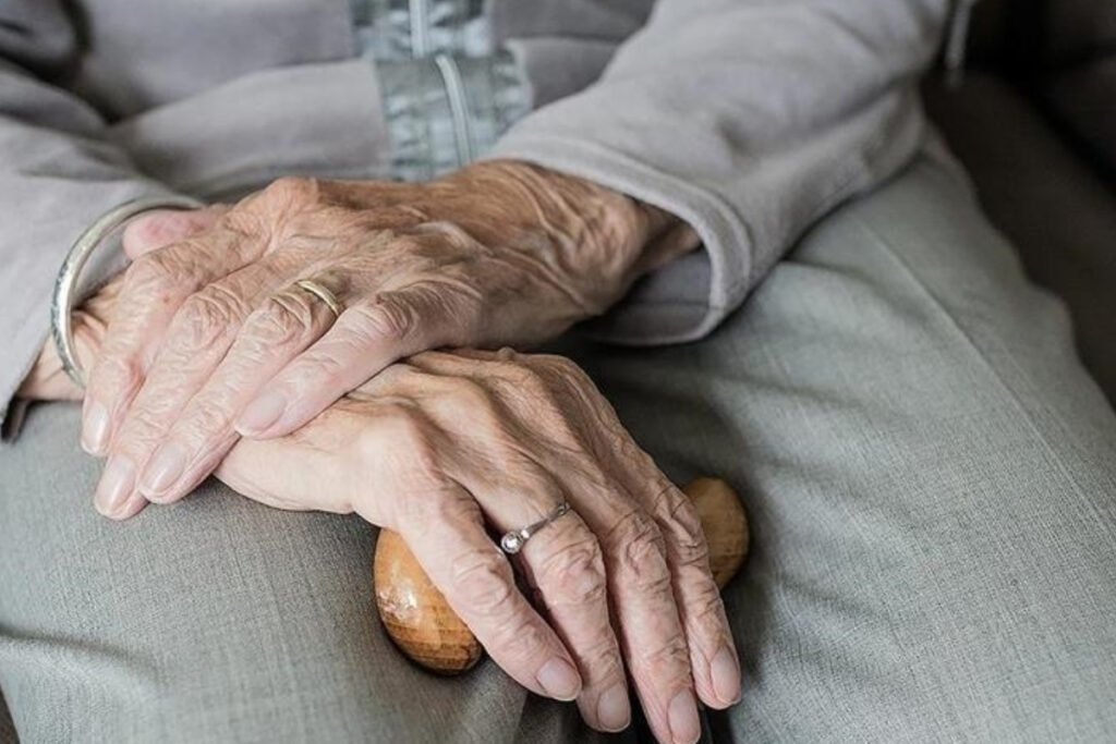 tuik verileri turkiyede kadinlar erkeklerden ortalama 5 yil daha uzun yasiyor hCknCA4U