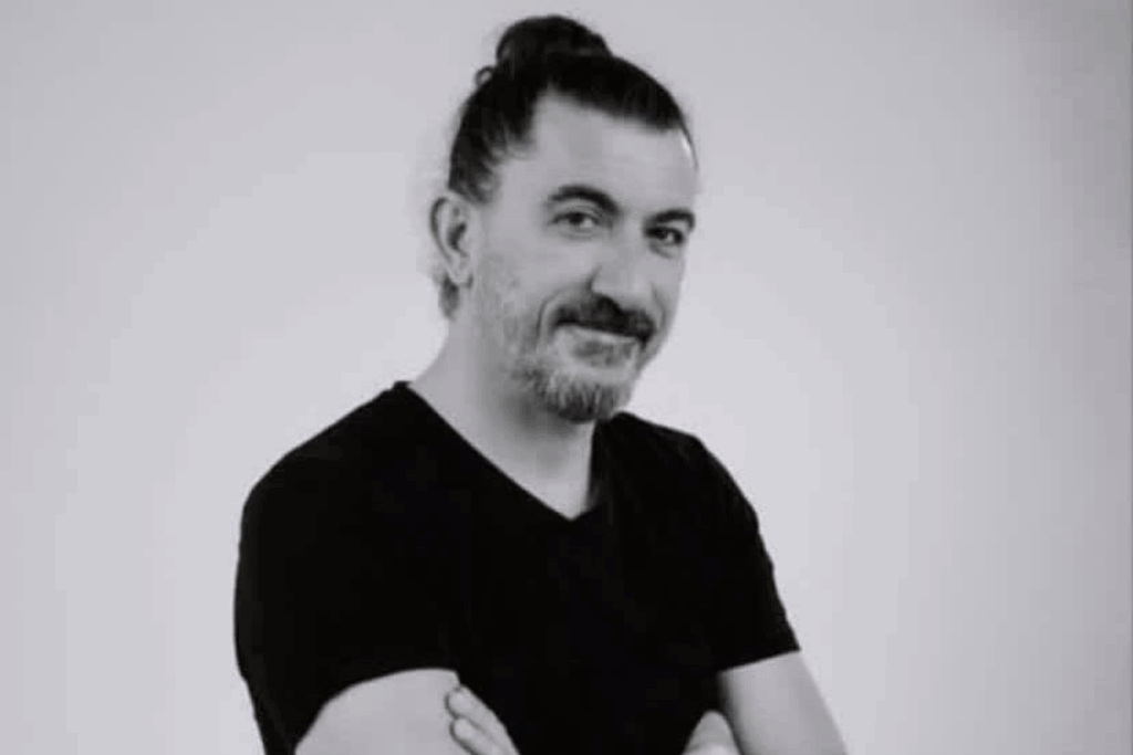unlu markalarin genc reklam yoneticisinden aci veda xmwEZgKr