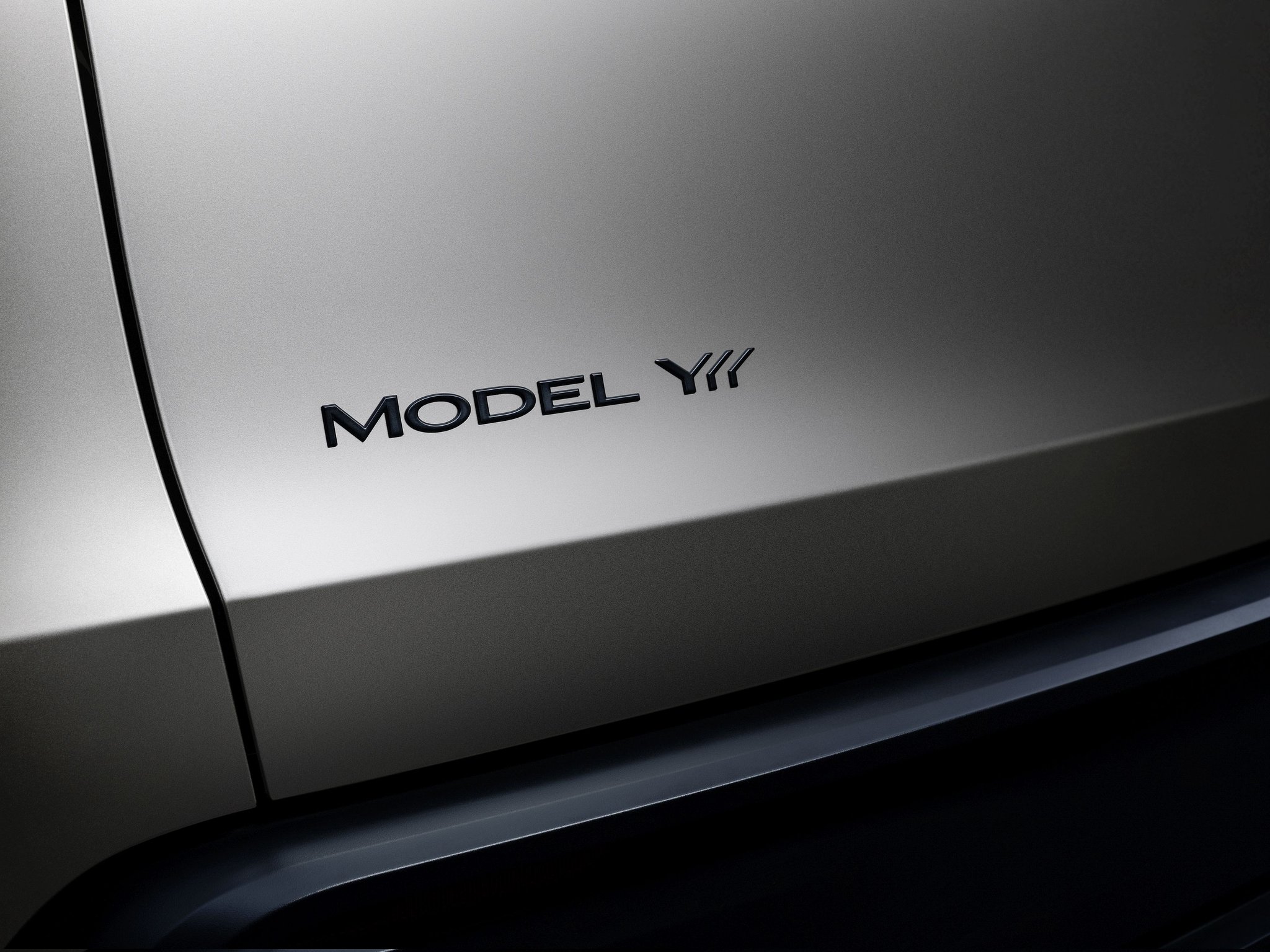 yeni tesla model yl tanitildi uzatilmis dingil mesafesi ve 6 koltuklu yeni suv 2