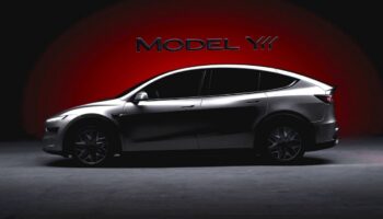 yeni tesla model yl tanitildi uzatilmis dingil mesafesi ve 6 koltuklu yeni suv TvYKm2l1
