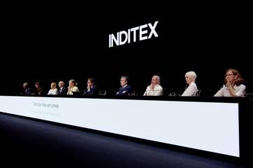 zaranin sahibi olan ispanyol moda devi inditex yapay zek destekli robotlarla uretim yapan thekere yRPVR2uP