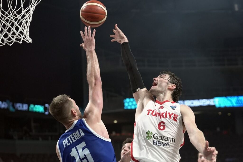 12 dev adam eurobasket 2025te 2de 2 yapti f5VDJQyF