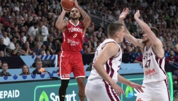 12 dev adam letonyayi yendi eurobaskete galibiyetle basladi 4GnWRClW
