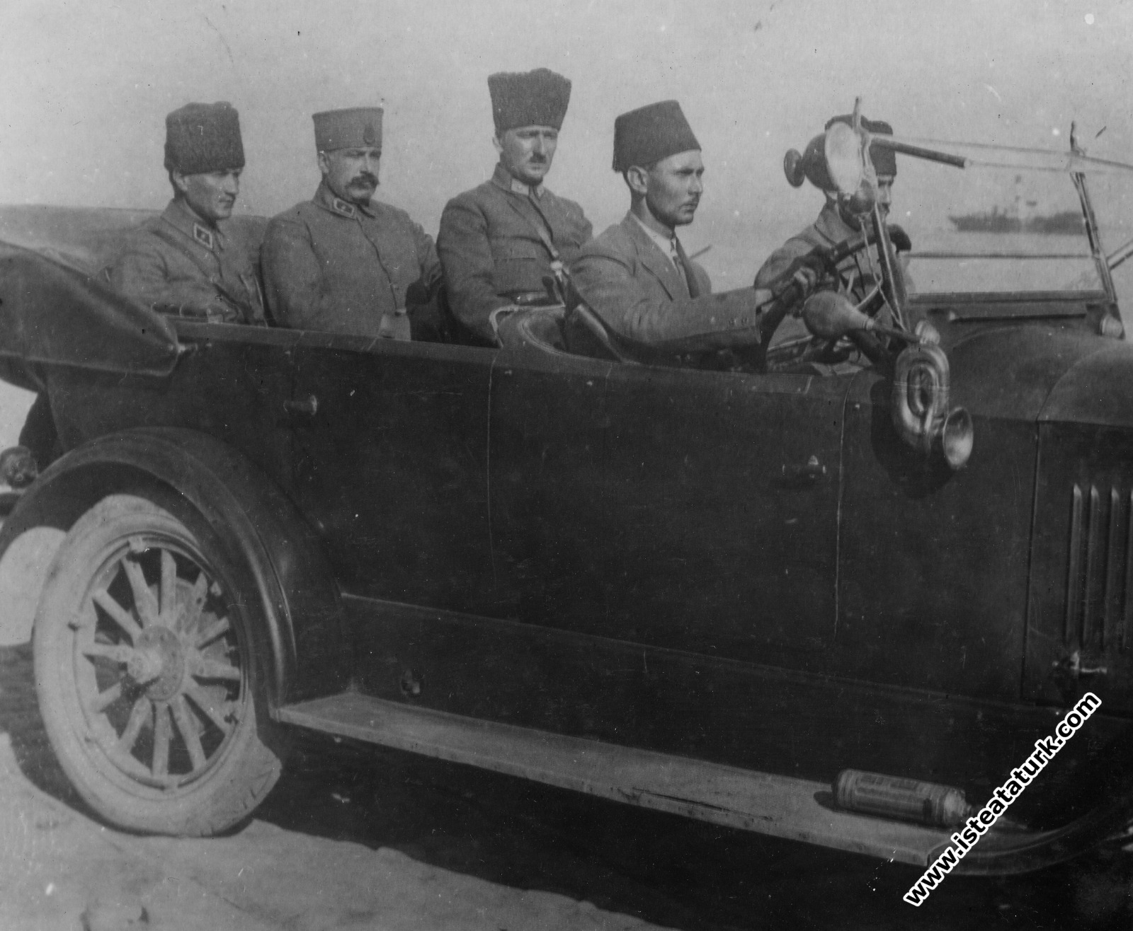 30 agustos sonrasi mustafa kemal pasanin tum hayatimda sevincle gecirdigim bir gece vardir dedigi Mi4IlAIU