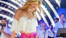 79 yasindaki superstar ajda pekkan bodrumda sahne aldi enerjisiyle izleyenleri kendisine hayran birakti a1suBYDE