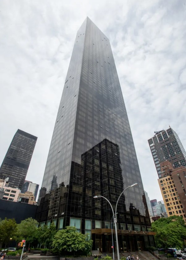 90 bin dolarlik kirasi birikince trump towerdan tahliye edilen kiraci ev sahibini hermes cantasini 5JCjP3pm