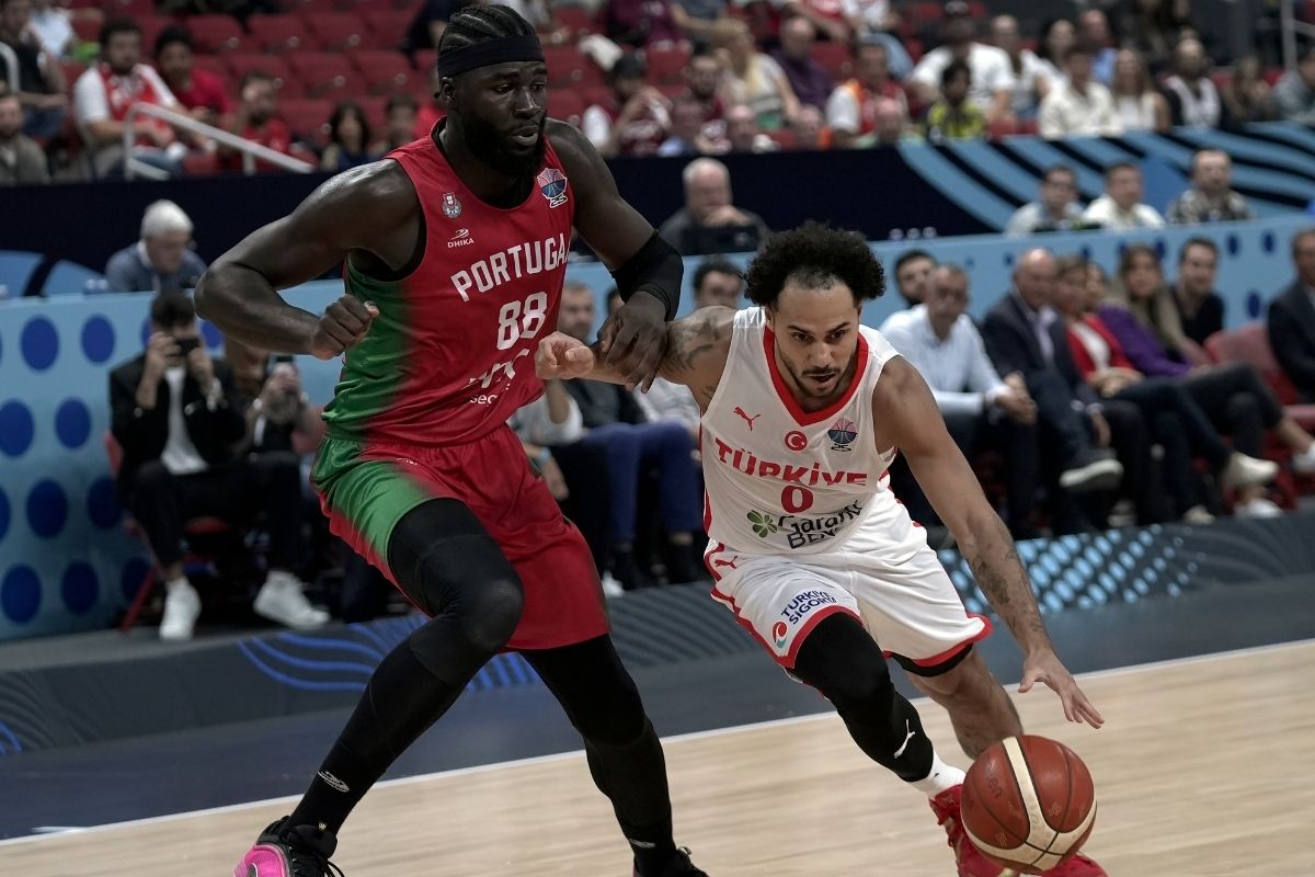 a milli erkek basketbol takimi eurobasket 2025 son 16 turuna yukselmeyi garantiledi 1 WeyPkOzA