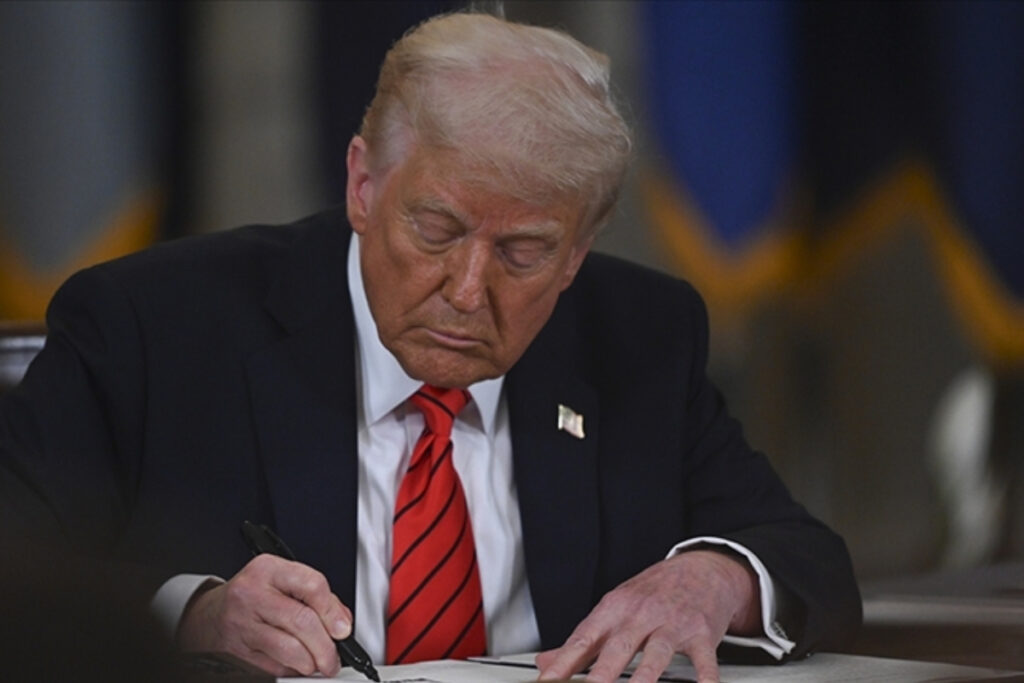 abd baskani trump karsilikli tarifelerin yururluge girdigini duyurdu Dxtl4uuJ