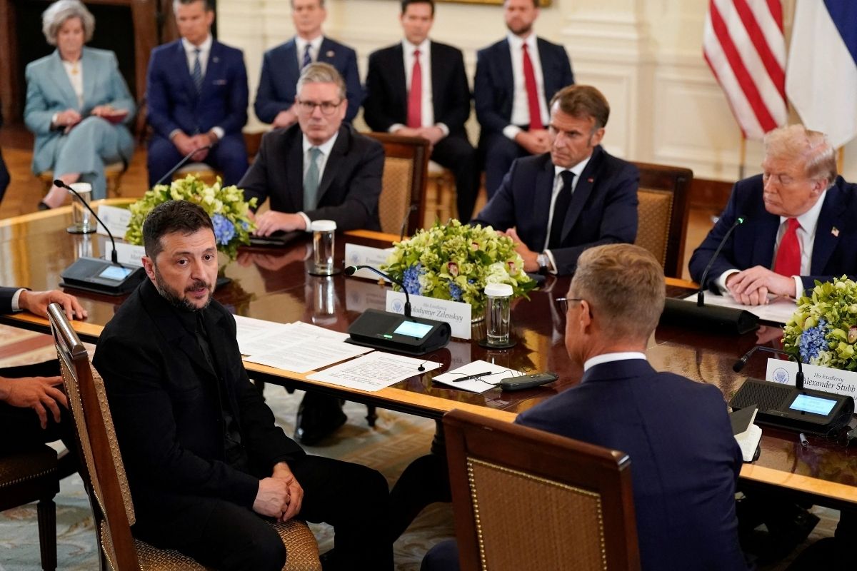 abd baskani trump oval ofiste agirladigi ukrayna lideri zelenskiye vazgecmesi gereken rusya kontrolundeki topraklari cBrjz6Gn
