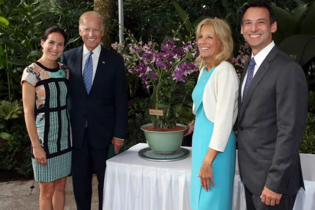 abd eski baskani joe bidenin kizi ashley biden 13 yillik esinden bosanma karari aldi mVRltwvf