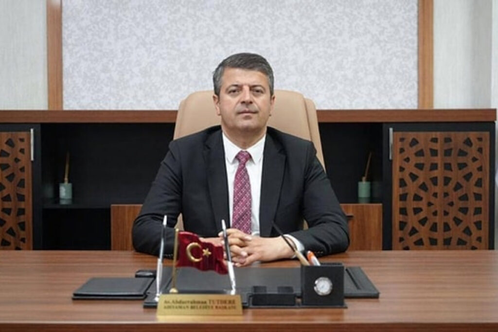 adiyaman belediye baskani abdurrahman tutdere goreve iade edildi CgKxGXqF