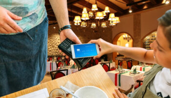 almanyada restoran isletmecisinden radikal karar alman usulu hesap yasaklandi sadece toplu odeme kabul edilecek FKwdM7MZ