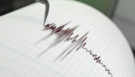 balikesir sindirgida 43 buyuklugunde deprem MtcT6gbp