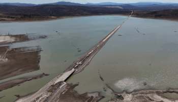 baraj kurudu eski izmir cesme yolu ortaya cikti RIWZNhSQ