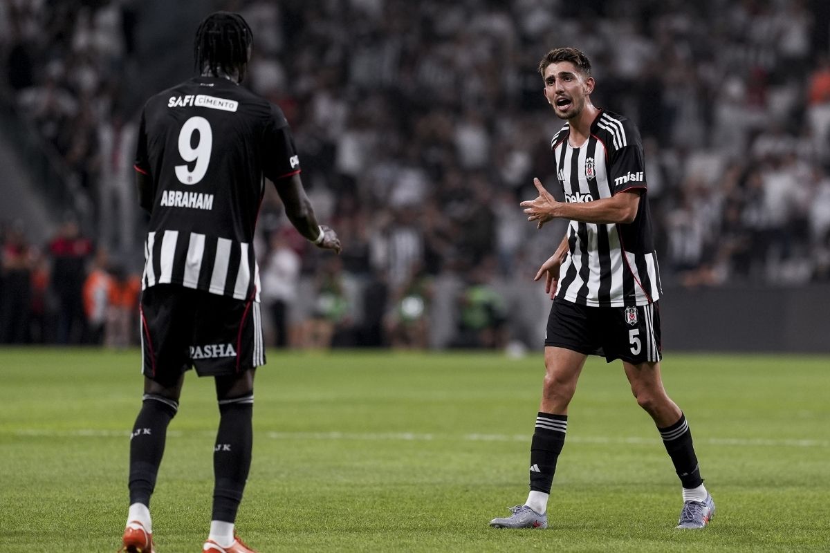 besiktas st patricksi 3 2 yenerek uefa konferans liginde play off turuna yukseldi 1 iDNNvaAk