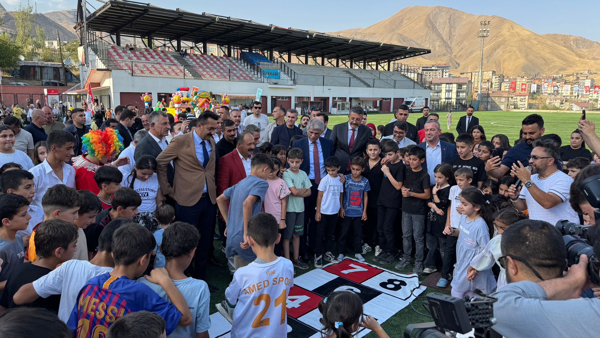 bir anadolu senligi ilk duragi olan hakkaride basladi 0 bRXKJkj6