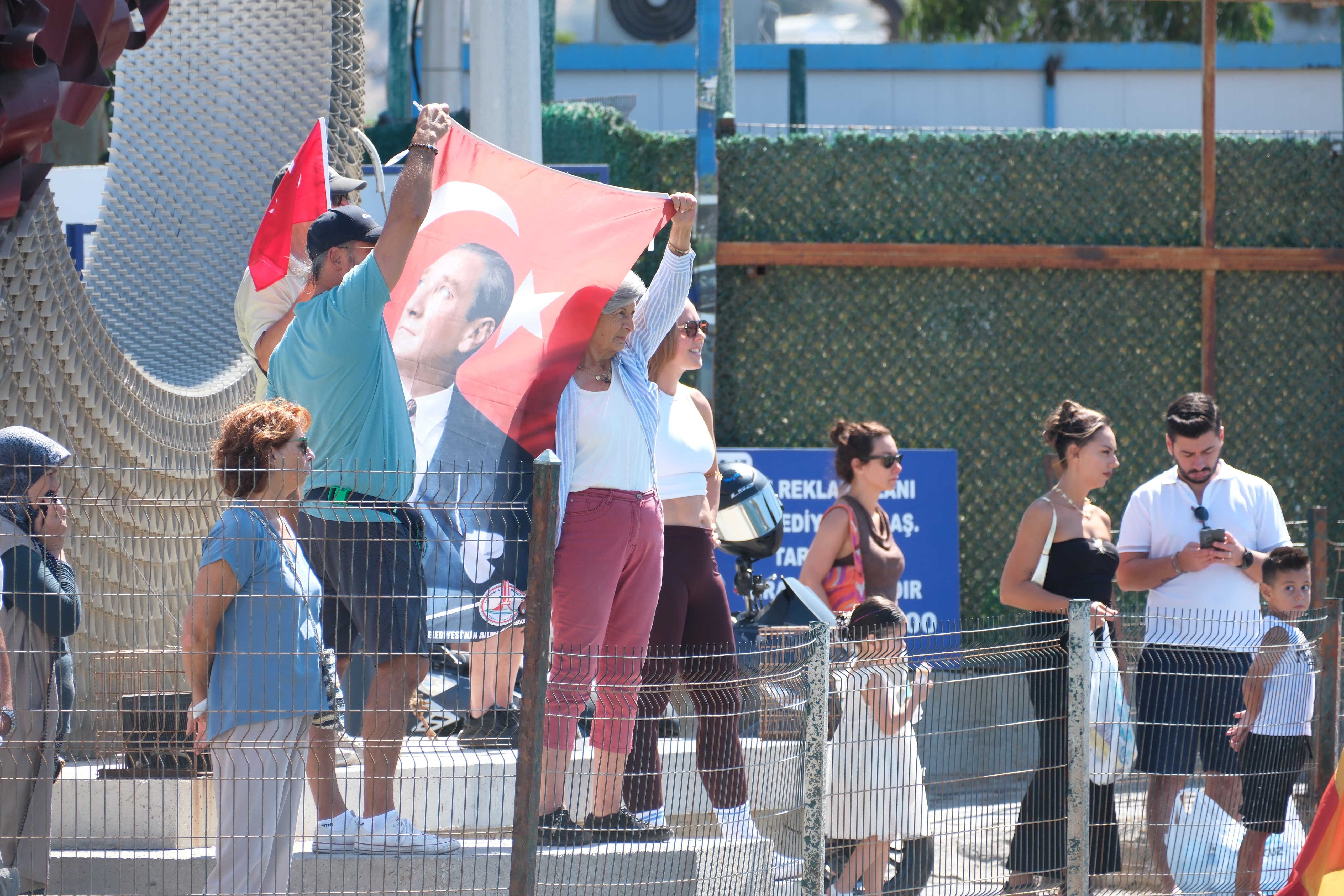 bodrumda 30 agustos zafer bayrami denizde kortejle kutlandi 1 VtLauiyz