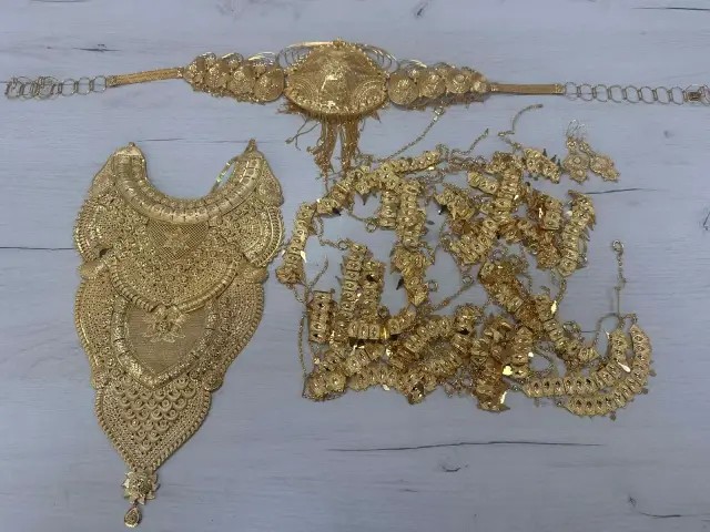 bulgaristana girmeye calisan iki turkten 160 bin euro 76 milyon tl degerinde altin ve YIgqDFdv