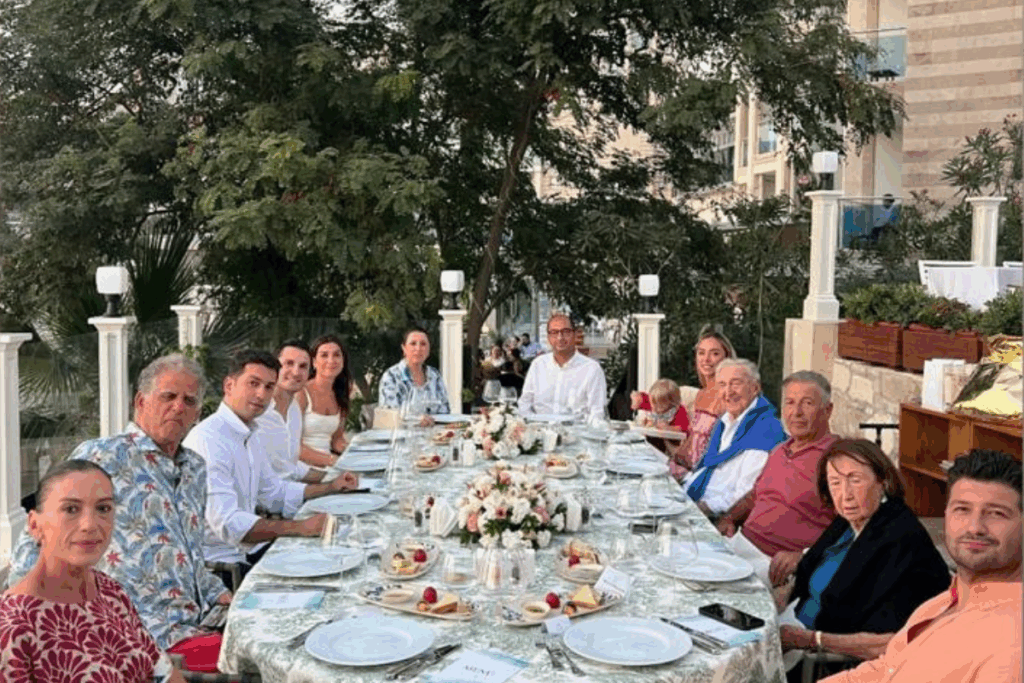 cevik group yonetim kurulu baskani halil ibrahim cevik ve ogullari kusadasindaki otellerinde rahmi koc CktmCtIb