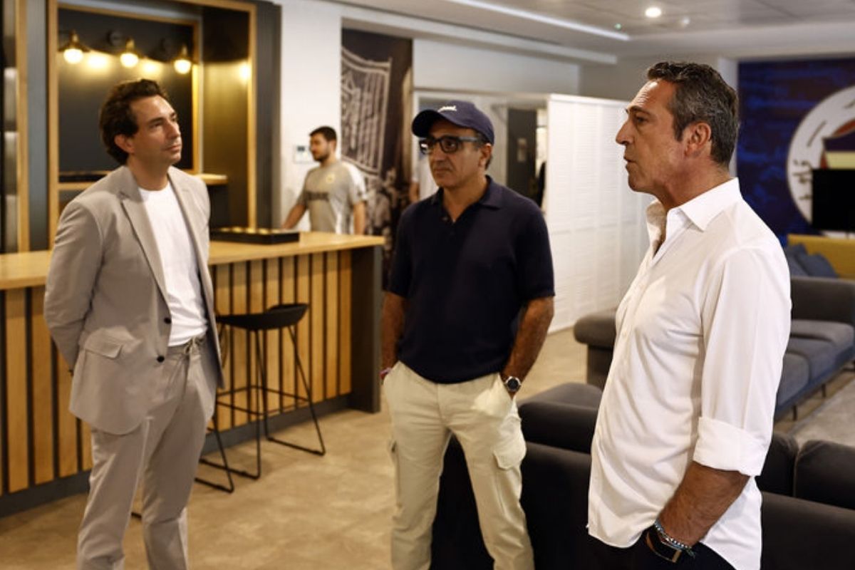 chobani kurucusu hamdi ulukayadan sponsor oldugu fenerbahcenin tesislerine ziyaret 0 9eyEnTmY