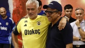 chobani kurucusu hamdi ulukayadan sponsor oldugu fenerbahcenin tesislerine ziyaret Yz2ss7sx