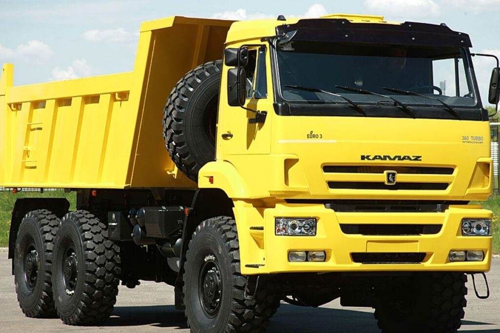 cinliler nedeniyle rusyanin en buyuk kamyon ureticisi kamaz zarar etti sMUOQX6u
