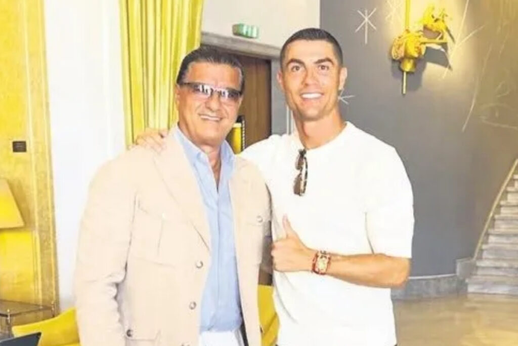 cristiano ronaldo 15 milyon dolarlik ozel saatiyle koleksiyonunu genisletti qDry7Snj