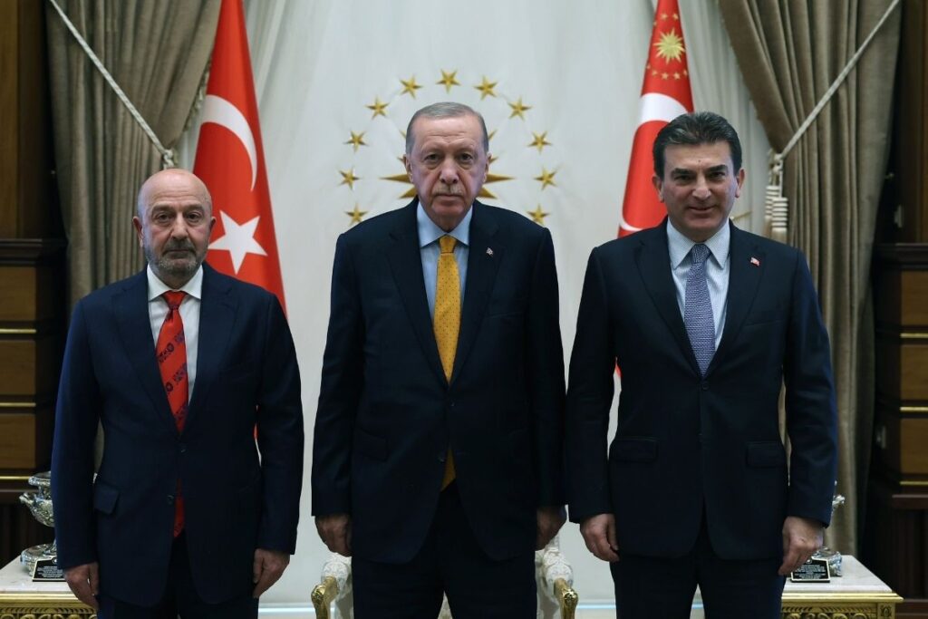 cumhurbaskani erdogan oyak yonetim kurulu baskani zekai aksakalliyi kabul etti E1DznPNj