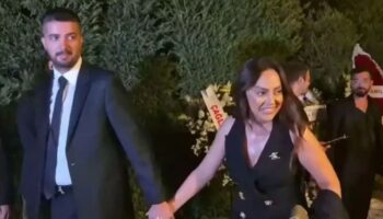 ebru gundesten gozalti sonrasi ilginc paylasim 28HSkDCa