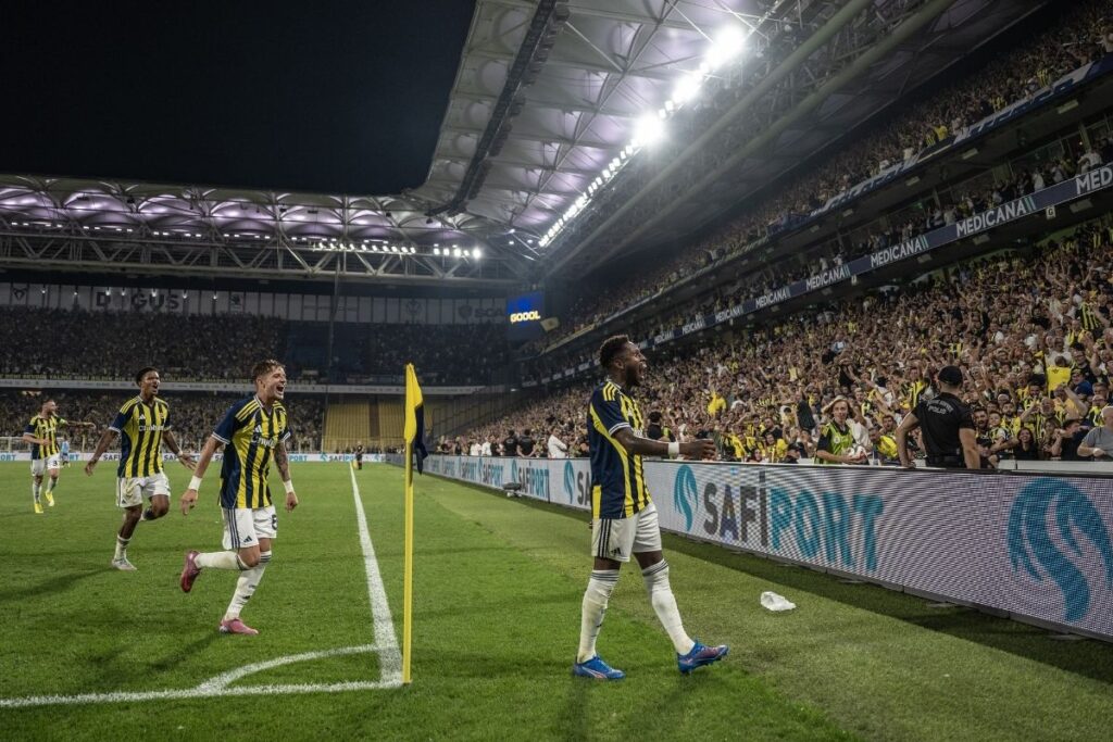 fenerbahce uefa sampiyonlar ligi 3 eleme turunda feyenoordu 5 2 yendi TFQw1n7I