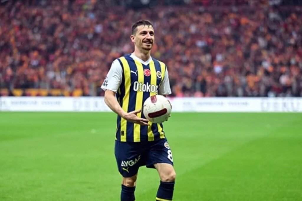 fenerbahcede yeni sezonun birinci kaptani mert hakan yandas oldu FdfD2vfw