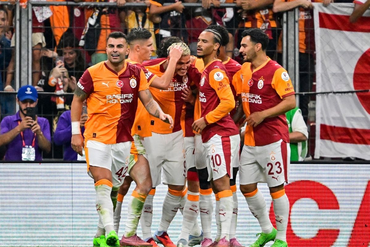 galatasaray fatih karagumruku 3 0la gecti aylar sonra oyuna giren icardi fileleri havalandirdi 2 UW8BjvNi