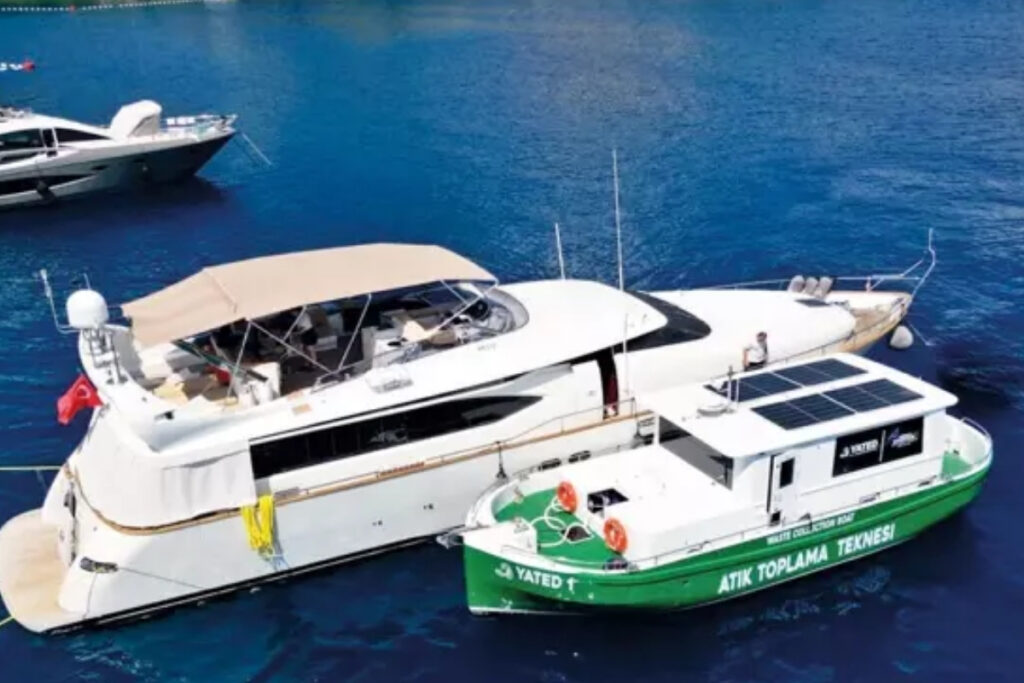 gocek ve bodrumda binlerce teknenin denize biraktigi sivi atiklar kiyilari kirletiyor 6C8pS83O
