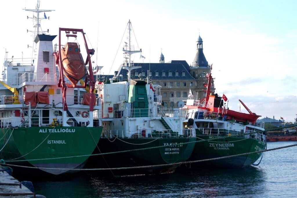 haydarpasa limaninda gemi yangini SB6wZgNX