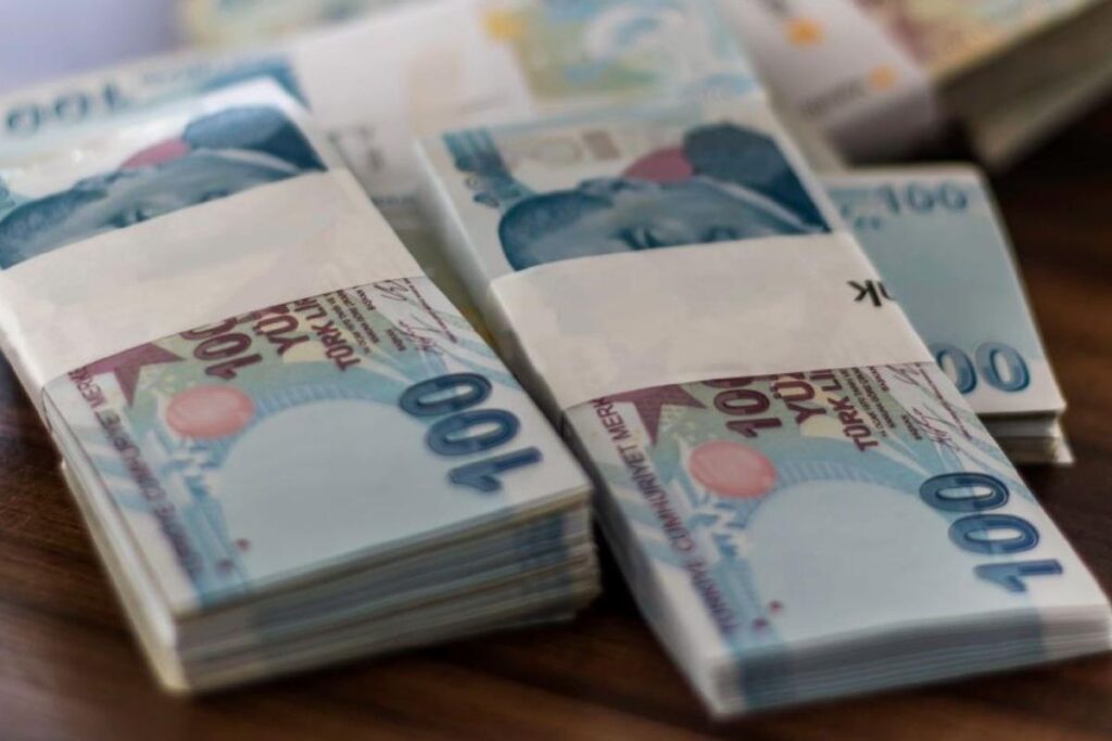 hazine 3 ayda 8232 milyar lira borclanmaya gidecek ZFYEUBLw