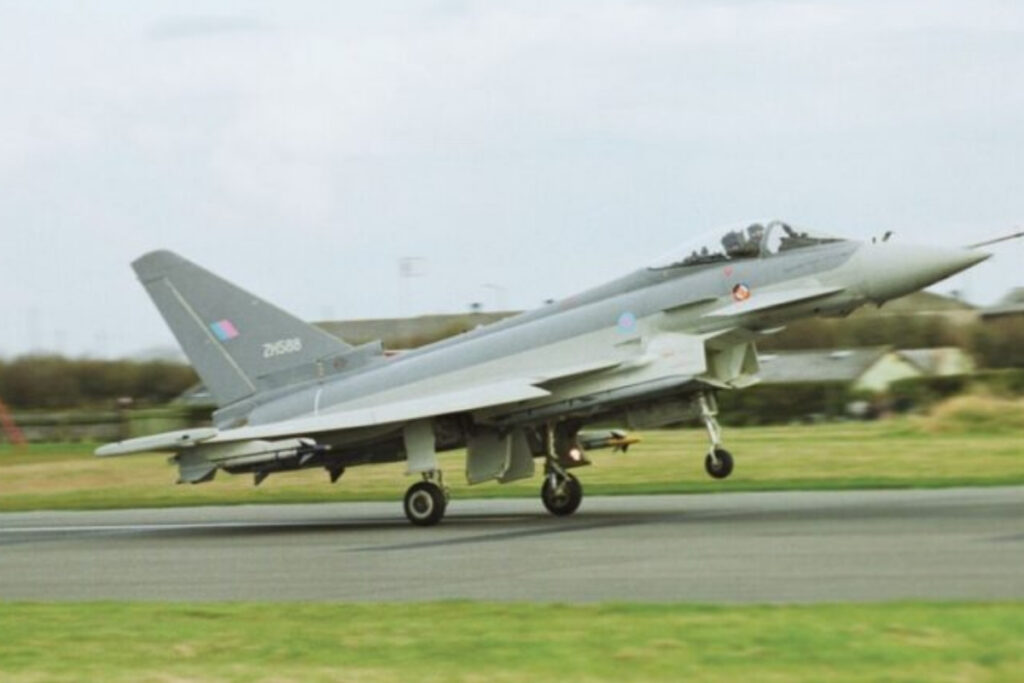 idef 2025te imzalar atildi eurofighter sureci hiz kazandi bae ceosu turkiye ile muzakerelerin seyrini Hw74uW2I