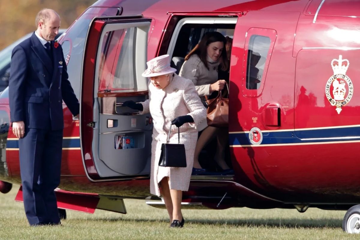 ingiltere krali charles baykarin ortaklik kurdugu italyan devi leonardodan 2 cevreci helikopter alacak 0 X1kOjkhJ