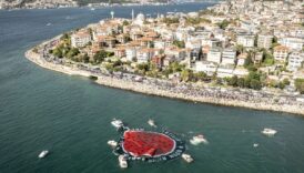 istanbul bogazinda gazzeye karpuz selami wuD7MPuw