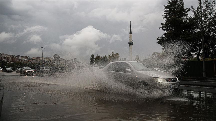 istanbul icin firtina ve saganak alarmi 1 cOTOz4OF